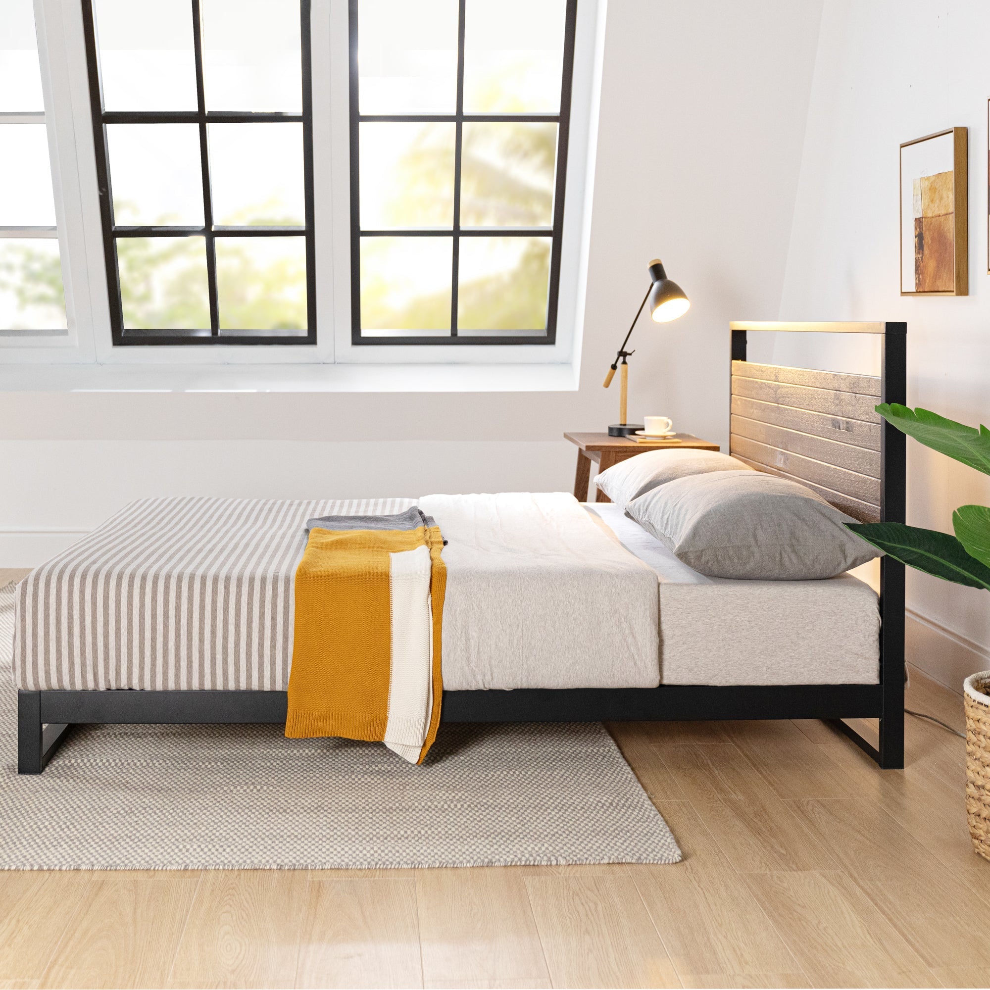 【良品アウトレット】【旧規格】Suzanne ベッドフレーム スチール&ウッド ヘッドボード付 18cm ブラウン グレー ウッド 木目