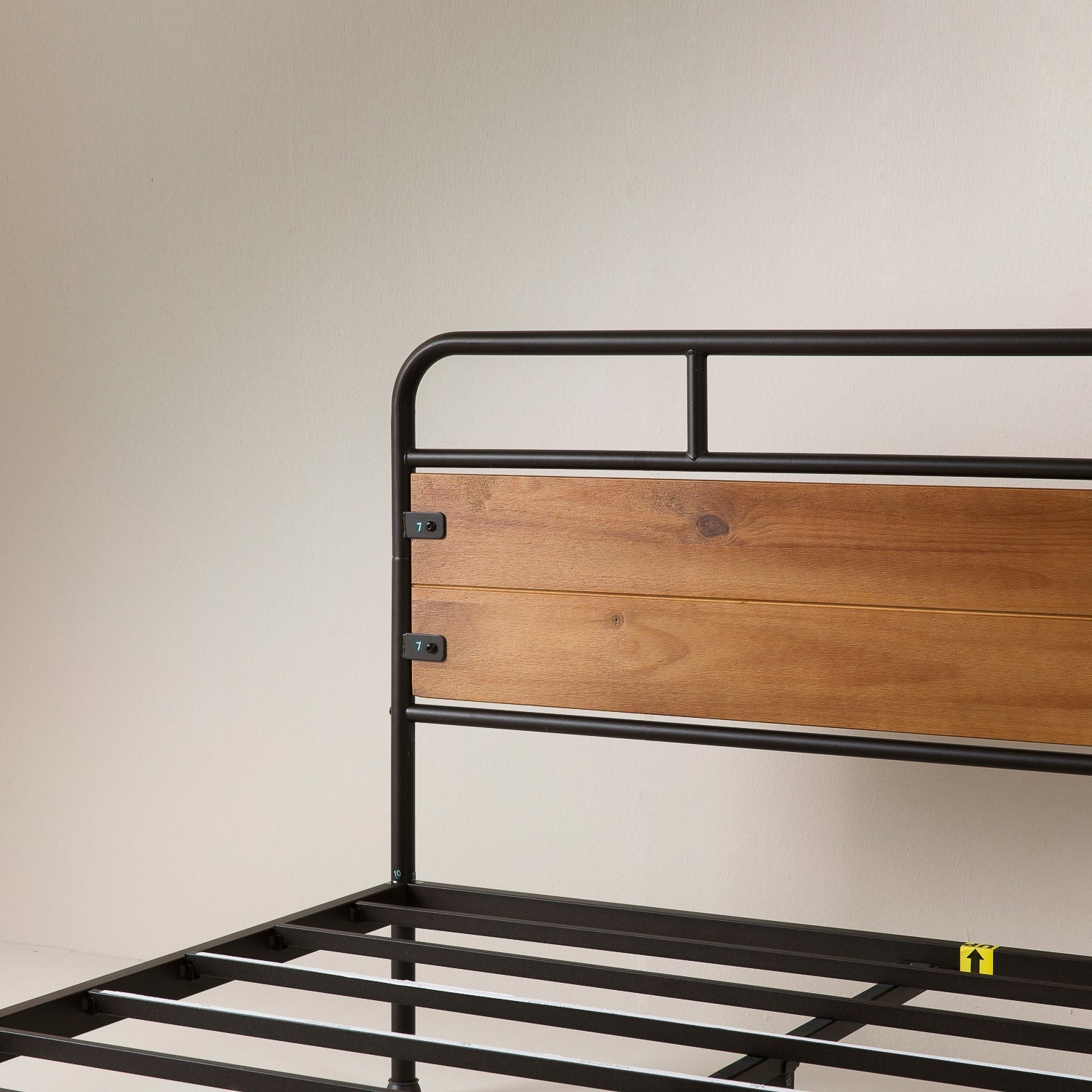【良品アウトレット】【旧規格】Santa Fe ベッドフレーム スチール&ウッド ヘッドボード付 30cm ブラック